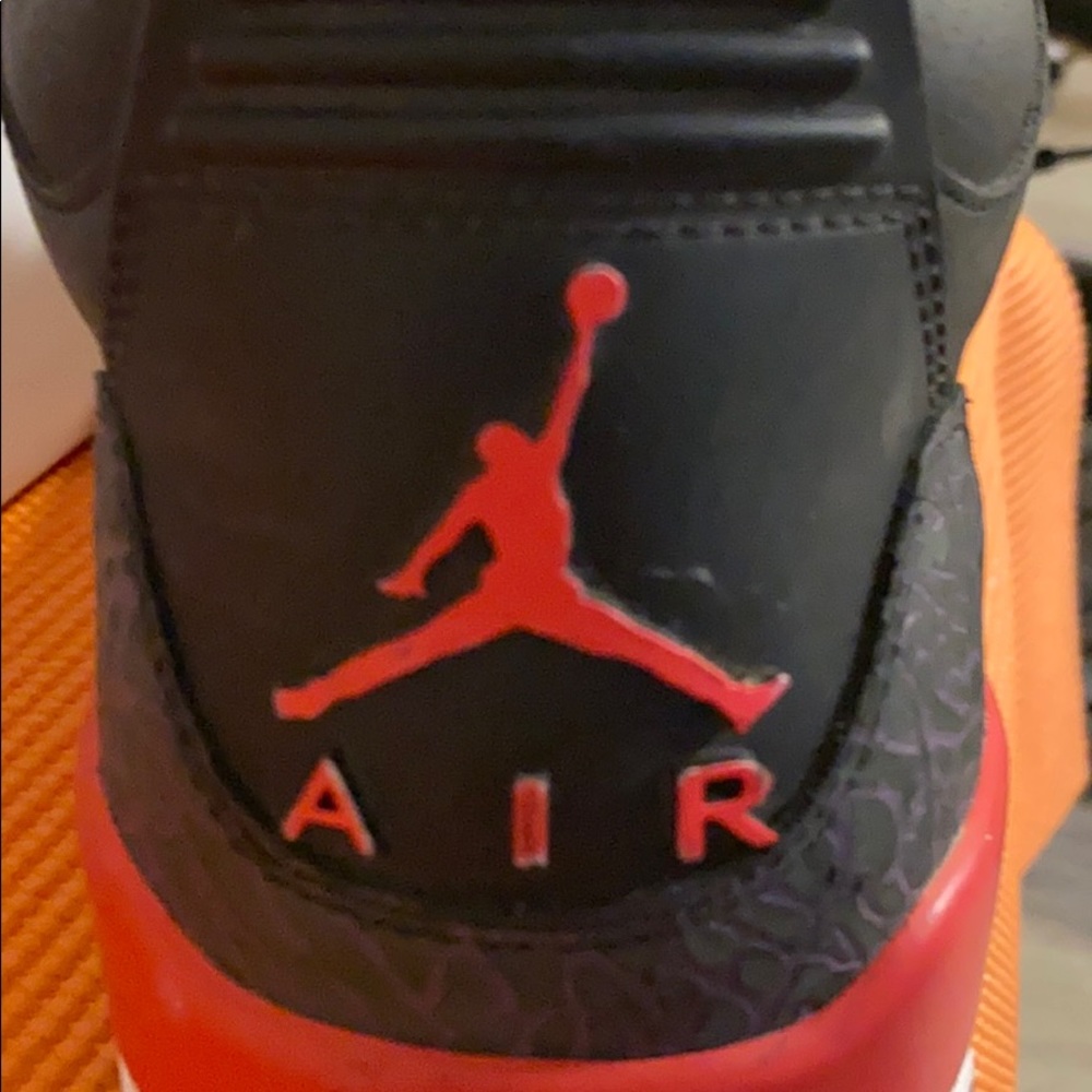 Jordan 3 Retro Crimson